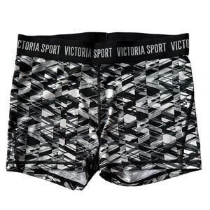 Victoria Sport Geometric Black and Gray Short